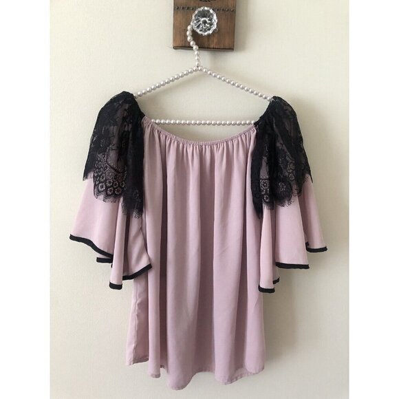 Entro Womens Size Medium Pink Blouse Black Lace Trim - Picture 3 of 4